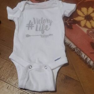 🐻    Gerber Preemie Onesie